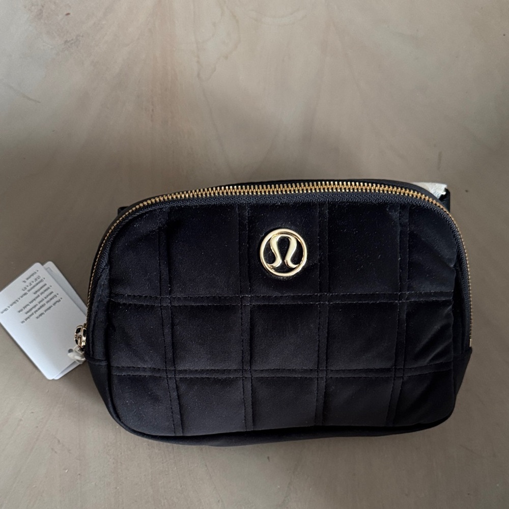 lululemon athletica Everywhere Belt bag Quilted Velour